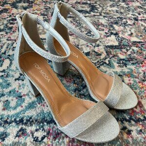 TOP MODA | Glitter Ankle Strap Chunky Heel